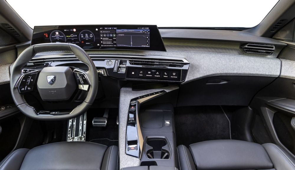 Peugeot E-3008 GT