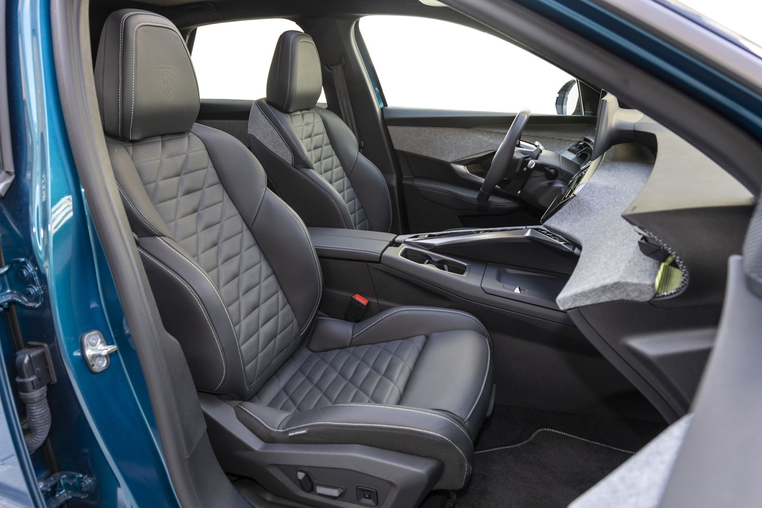 Peugeot E-3008 GT