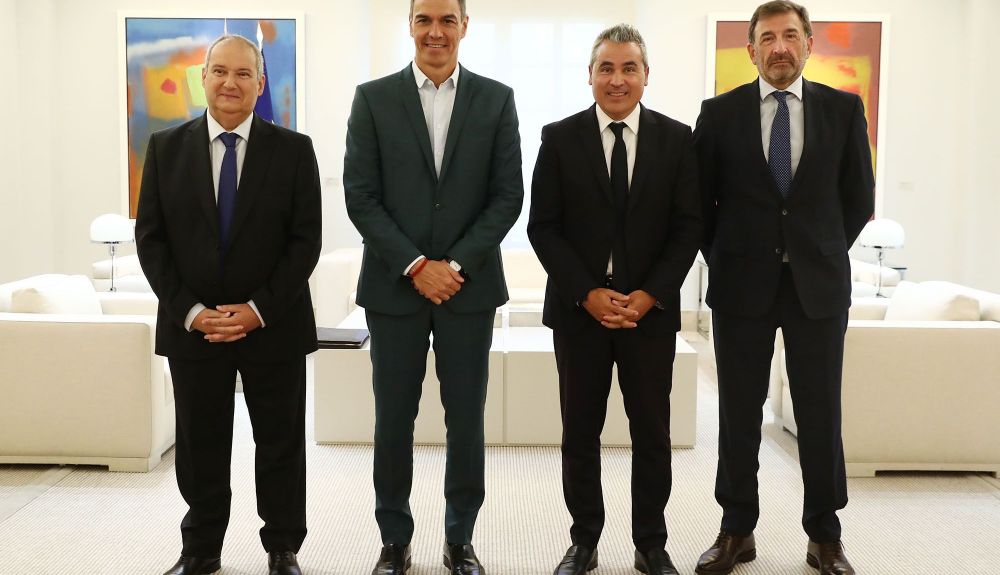Pedro Sánchez con los representantes de Anfac