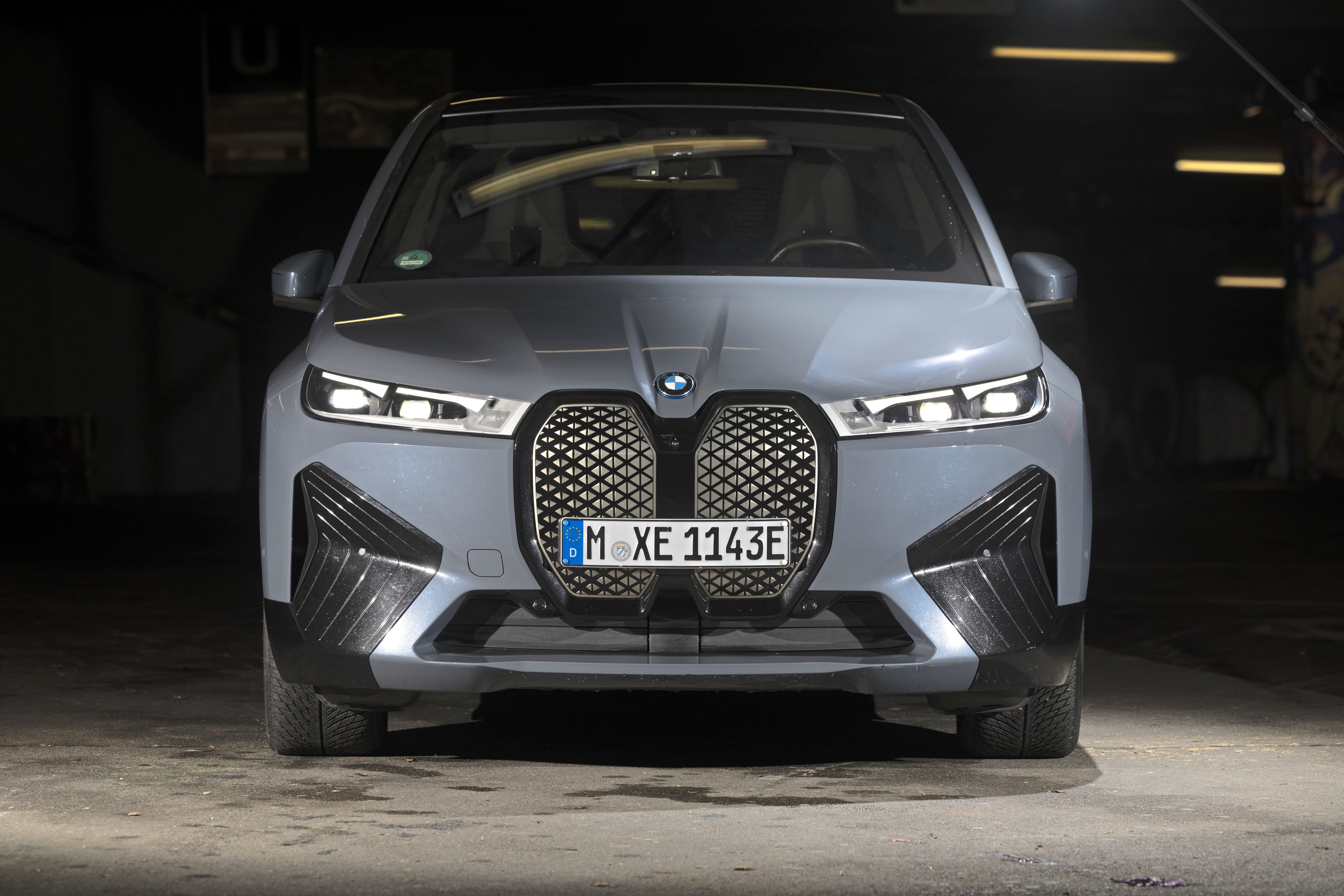 BMW iX