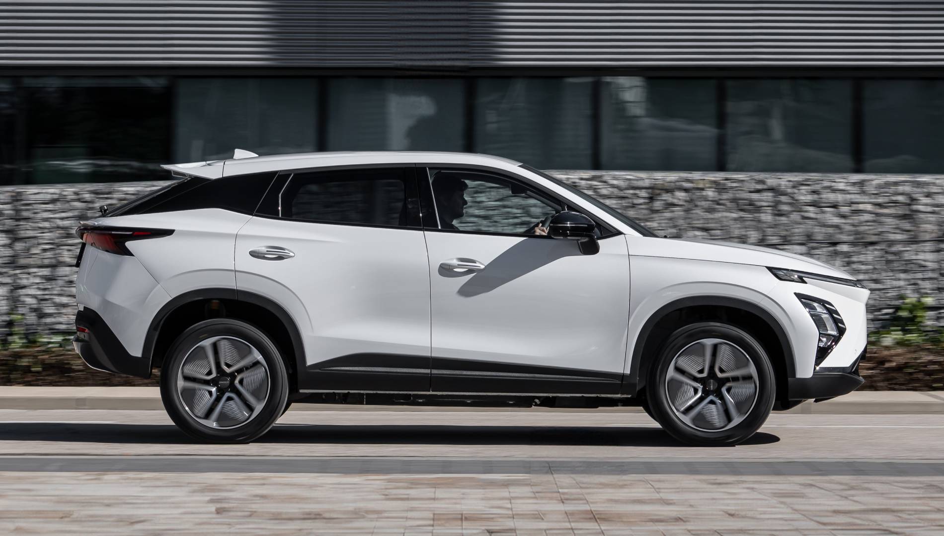 Si quieres un SUV mediano totalmente eléctrico este se acaba de presentar con el precio más bajo