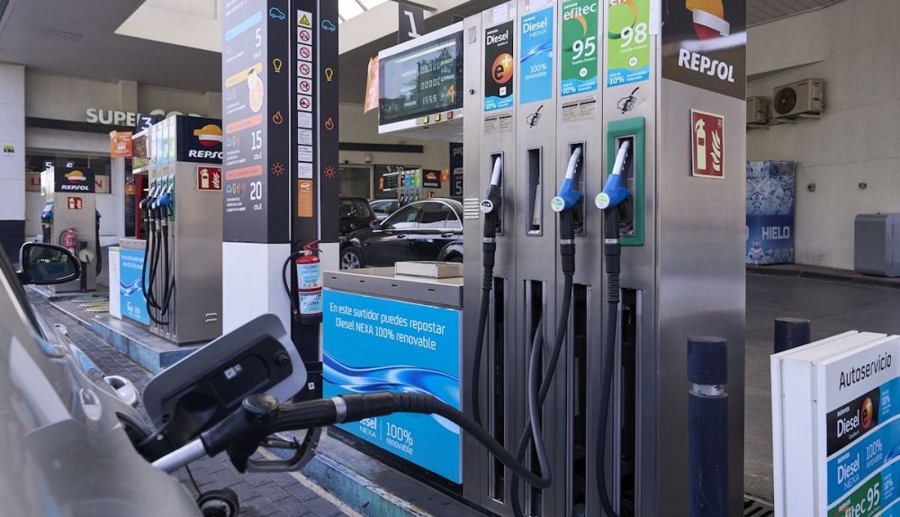 Ya puedes repostar tu coche diésel en España con un nuevo combustible que puede salvar su uso Ya puedes repostar tu coche diésel en España con un nuevo combustible que puede salvar su uso
