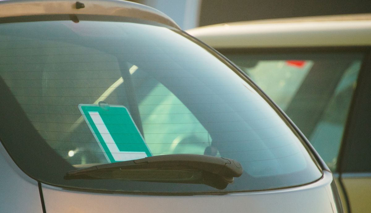 Se puede alquilar un coche siendo novel