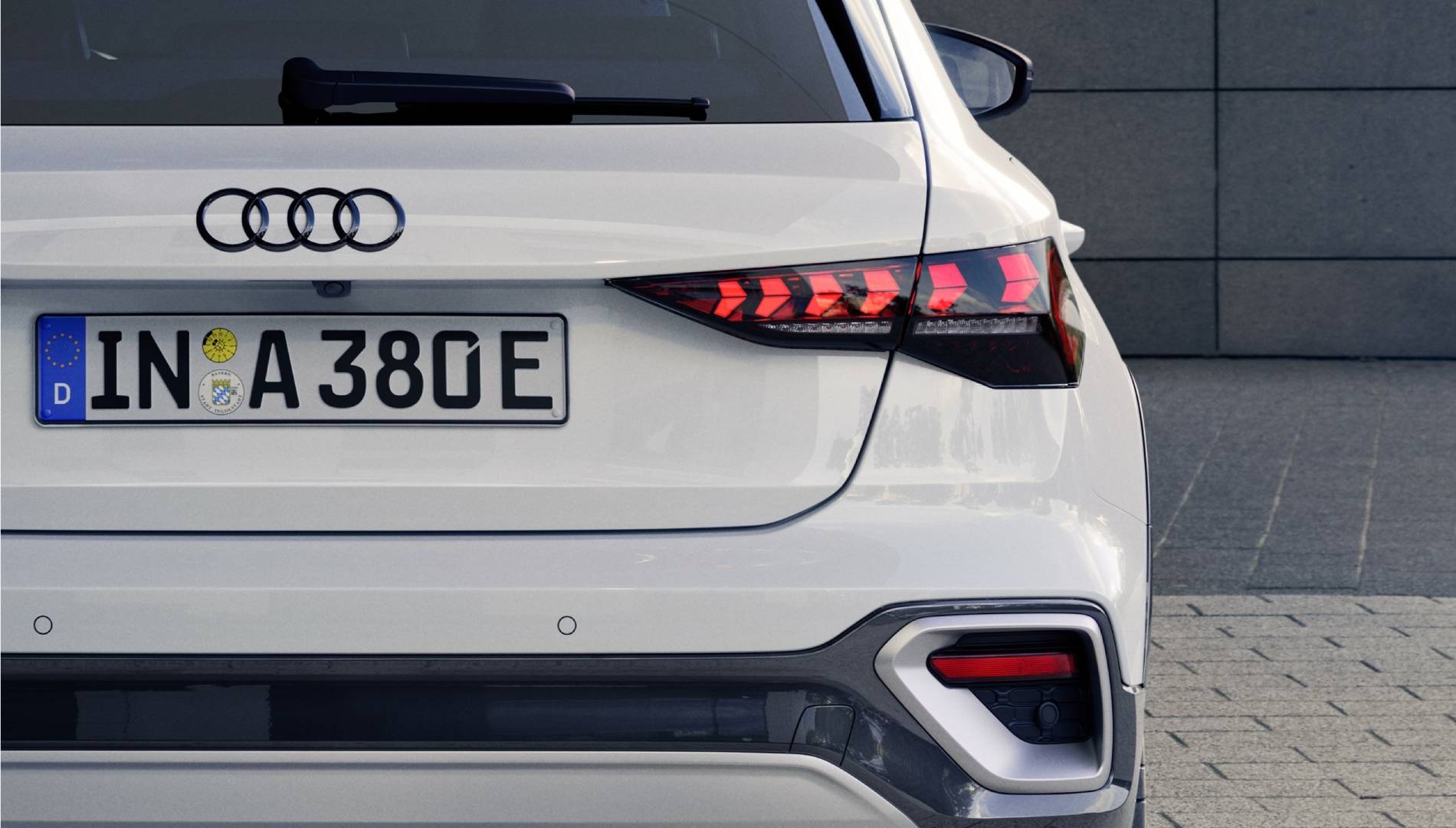 Este compacto premium con aspecto de crossover estrena uno de los motores más eficientes del mercado