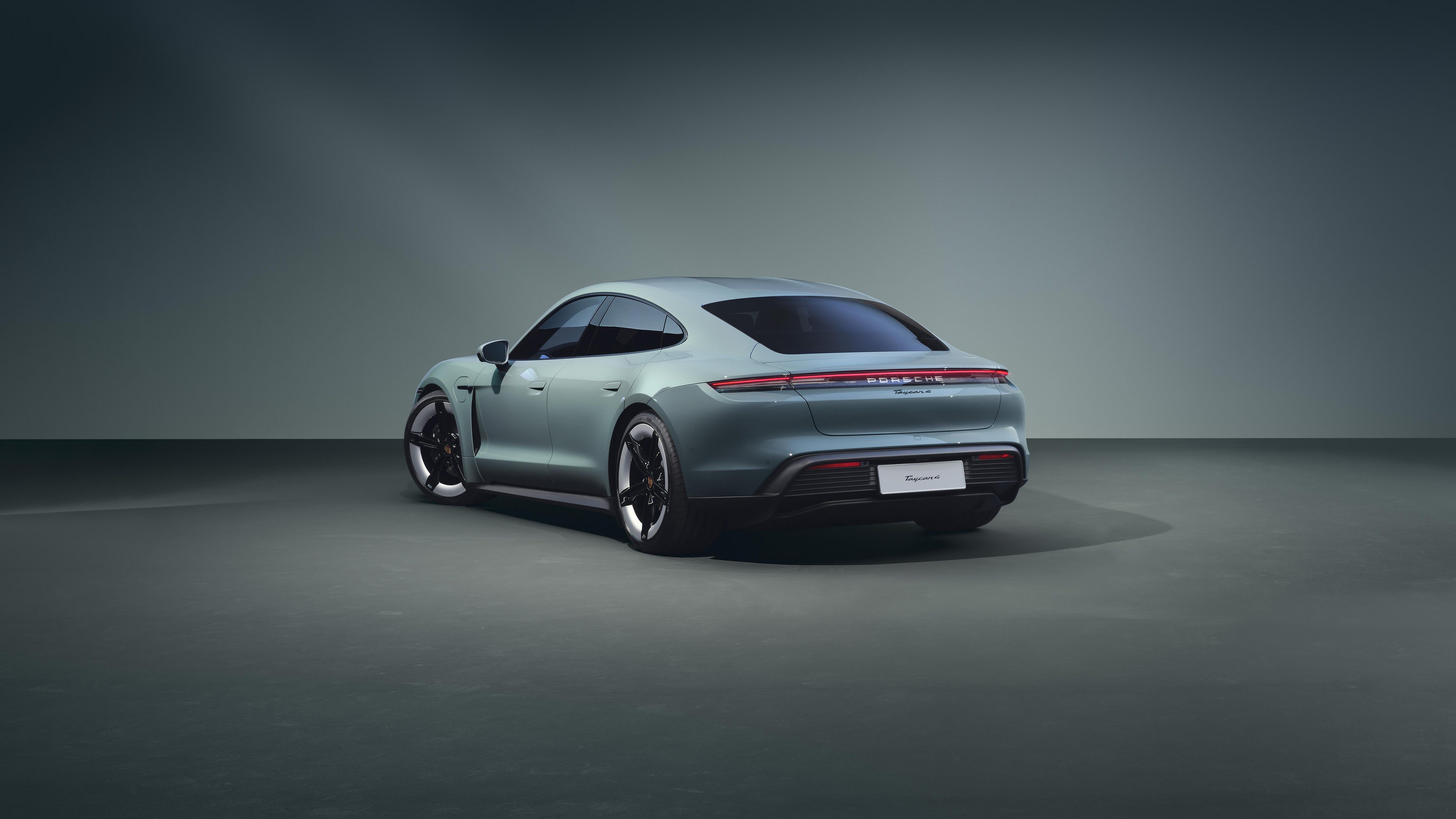 Porsche Taycan 4