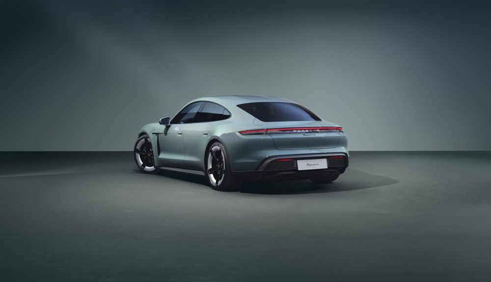 Porsche Taycan 4
