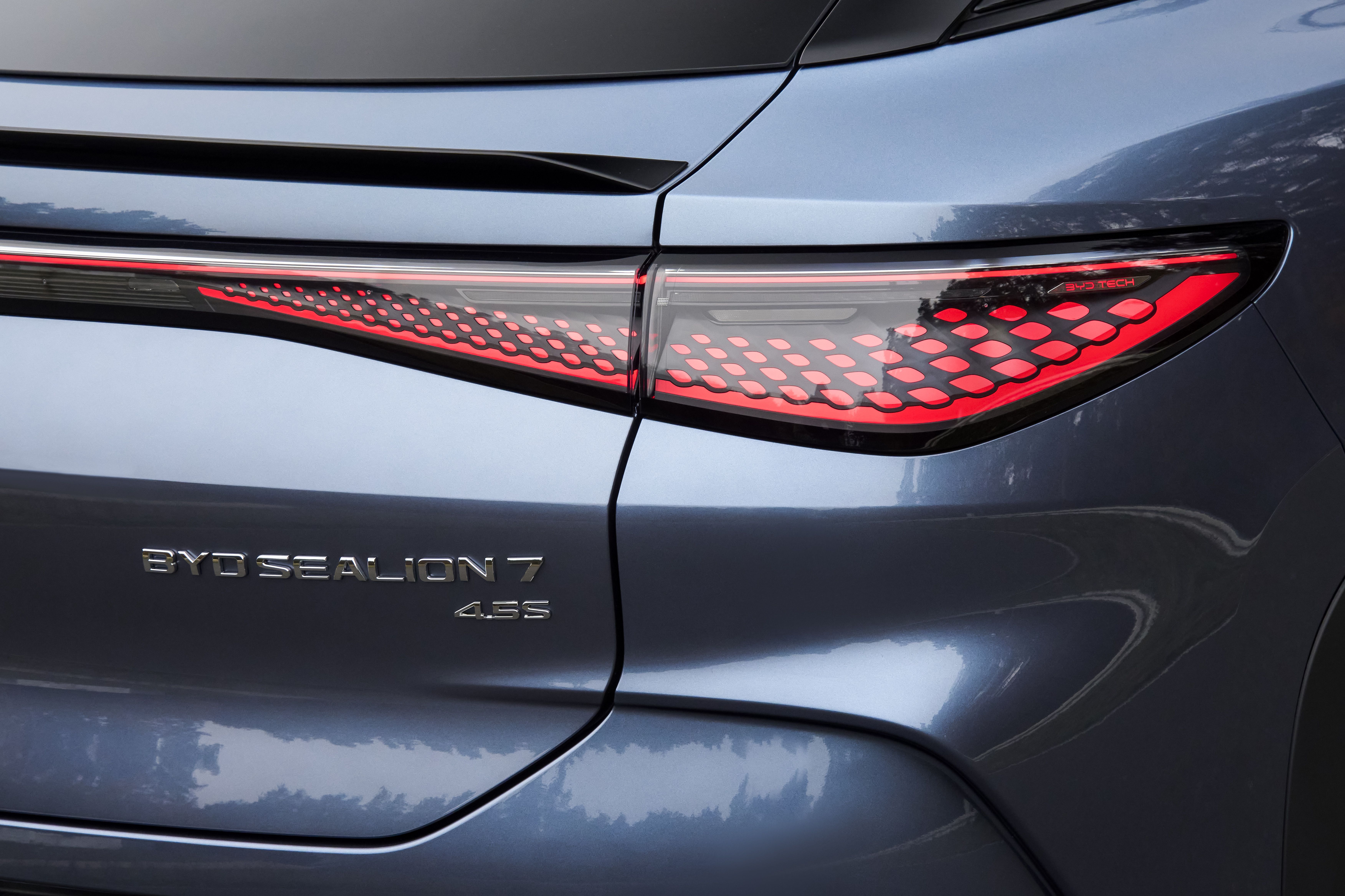 BYD Sealion 7