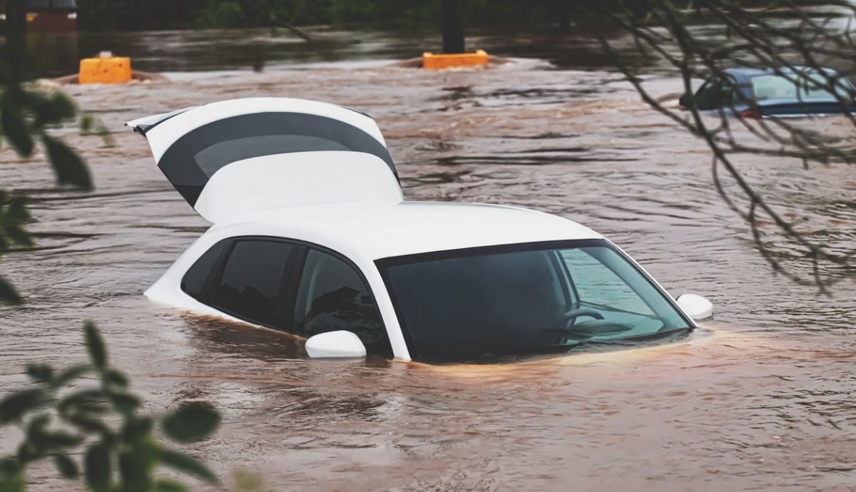 Coche inundado, se puede reparar o no