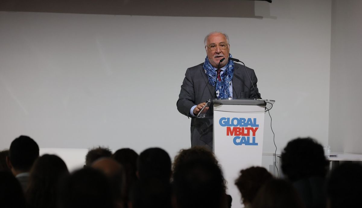 La DGT carga de nuevo contra el uso del coche privado y lanza un mensaje catastrofista contra su futuro