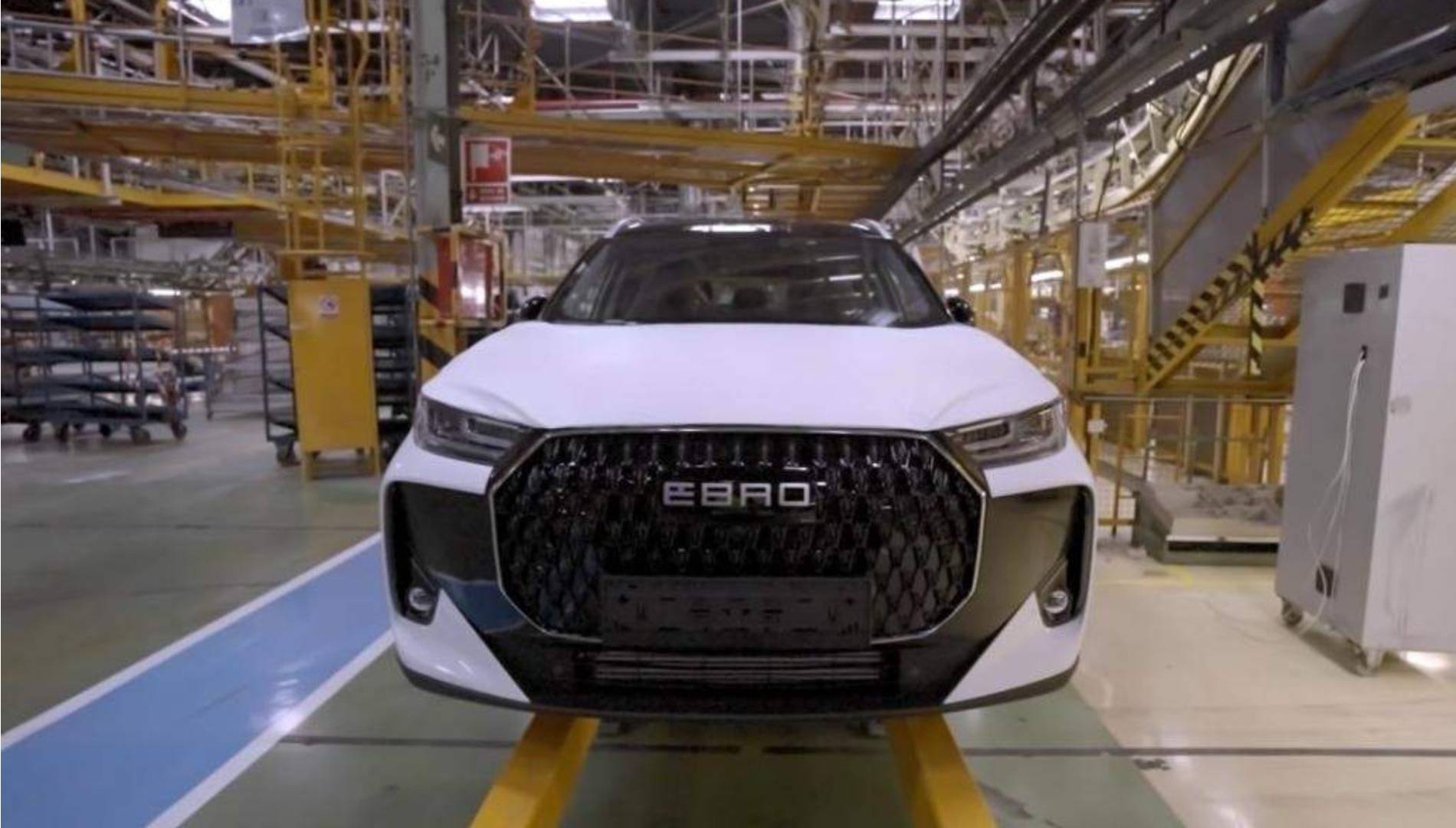 Ebro inicia ya de nuevo la producción en España y este es su primer gran SUV nacional