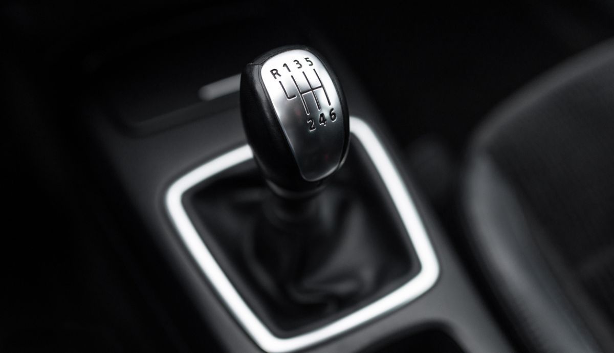 Hay algún coche híbrido manual