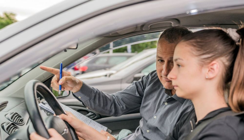 Cuánto dura el examen práctico de conducir