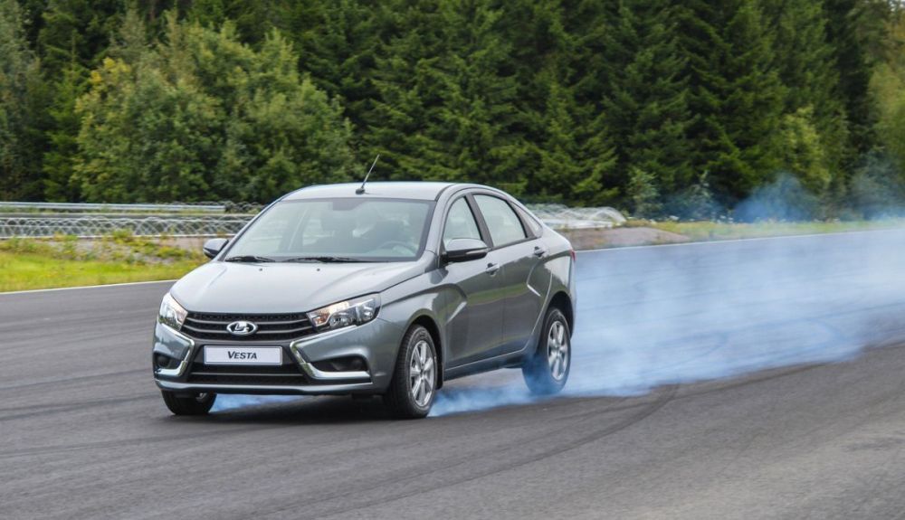 Distancia de detención del coche