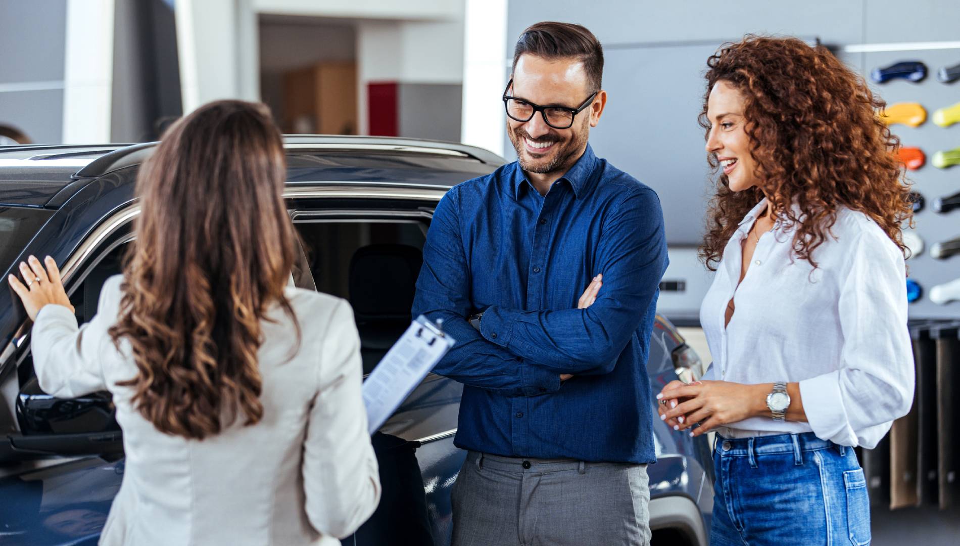 Si estás pensando en comprar un coche eléctrico no te lo pienses pues este mes se acaban las ayudas