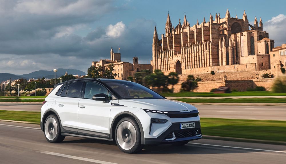 Probamos el Skoda Elroq, el coche que el grupo VW debió lanzar desde el principio.