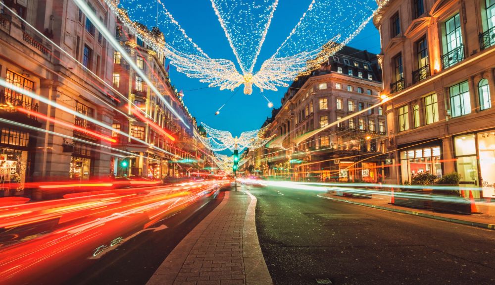 Las calles en esta época ya tienen decoración navideña Las calles en esta época ya tienen decoración navideña
