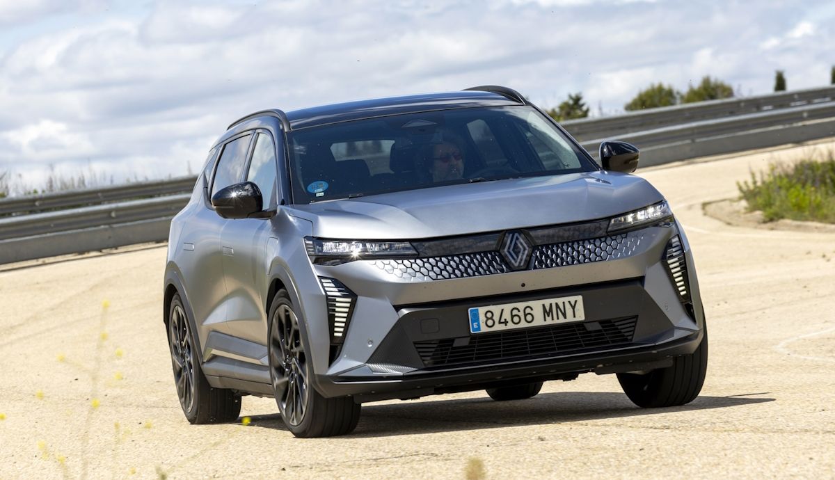 Probamos uno de los SUV eléctricos más redondos del mercado, el Renault Scenic E Tech, en detalle