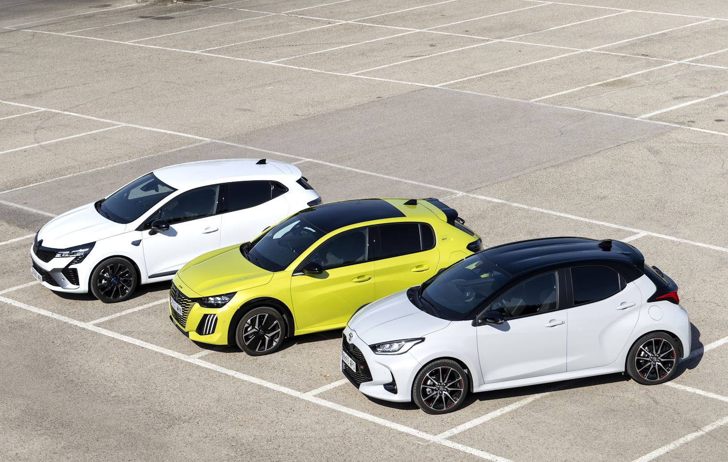 Peugeot 208 Hybrid e-DCS6, Renault Clio E-Tech Full Hybrid y Toyota Yaris 130H