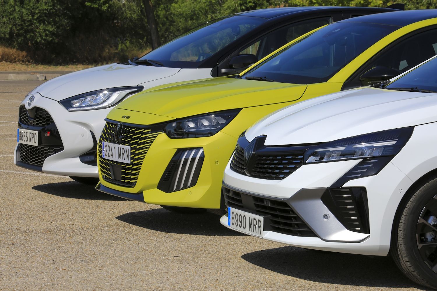 Peugeot 208 Hybrid e-DCS6, Renault Clio E-Tech Full Hybrid y Toyota Yaris 130H