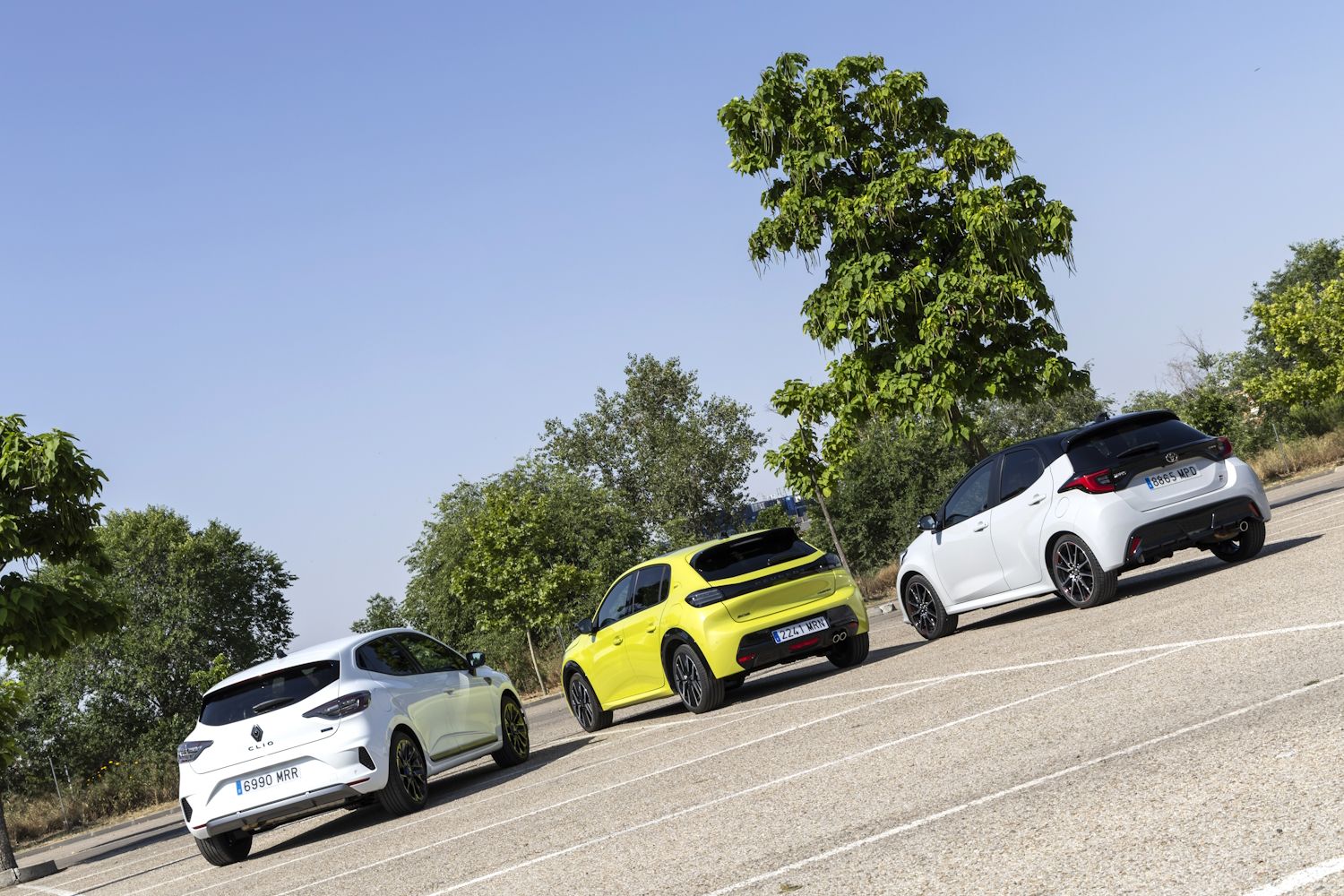 Peugeot 208 Hybrid e-DCS6, Renault Clio E-Tech Full Hybrid y Toyota Yaris 130H