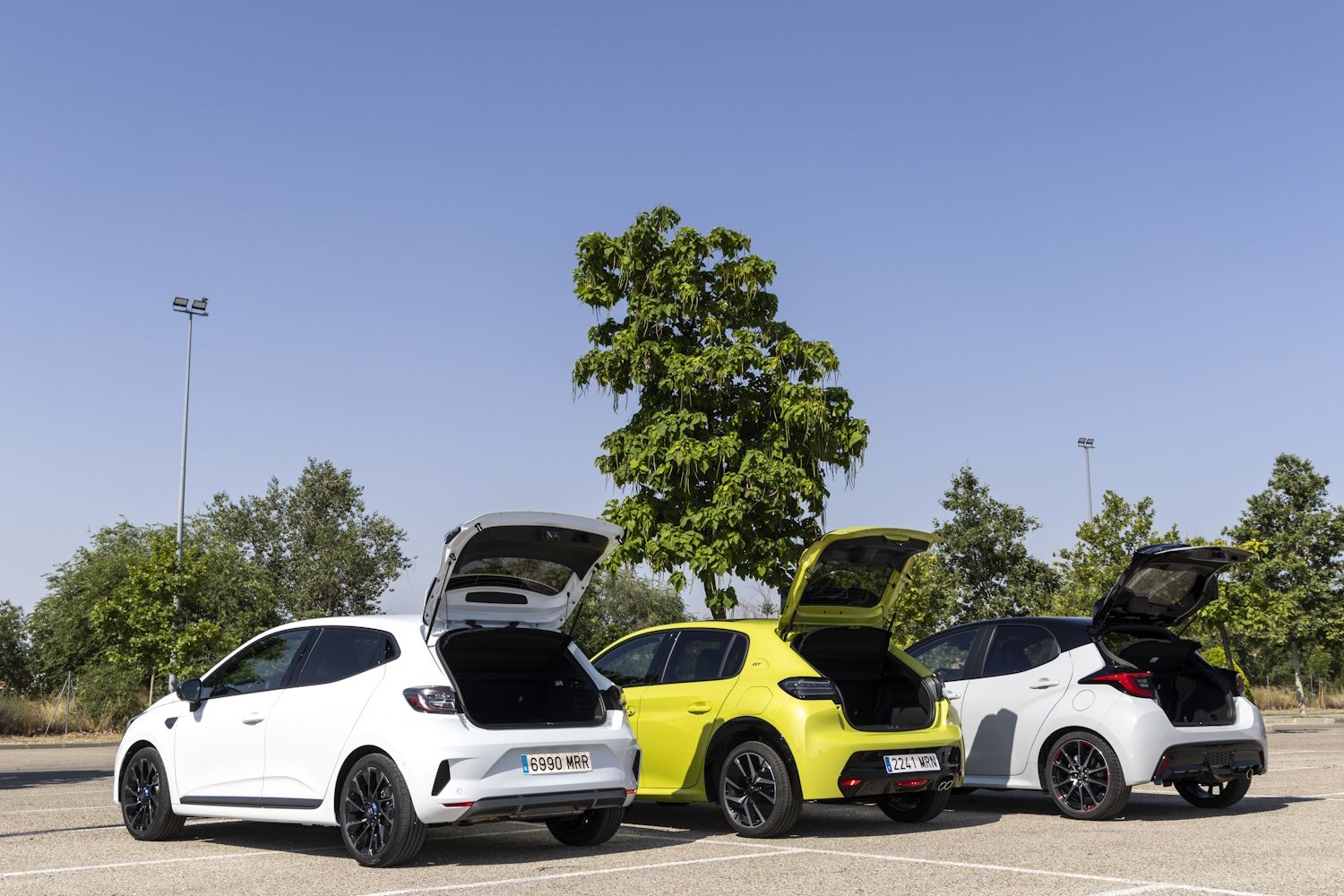 Peugeot 208 Hybrid e-DCS6, Renault Clio E-Tech Full Hybrid y Toyota Yaris 130H