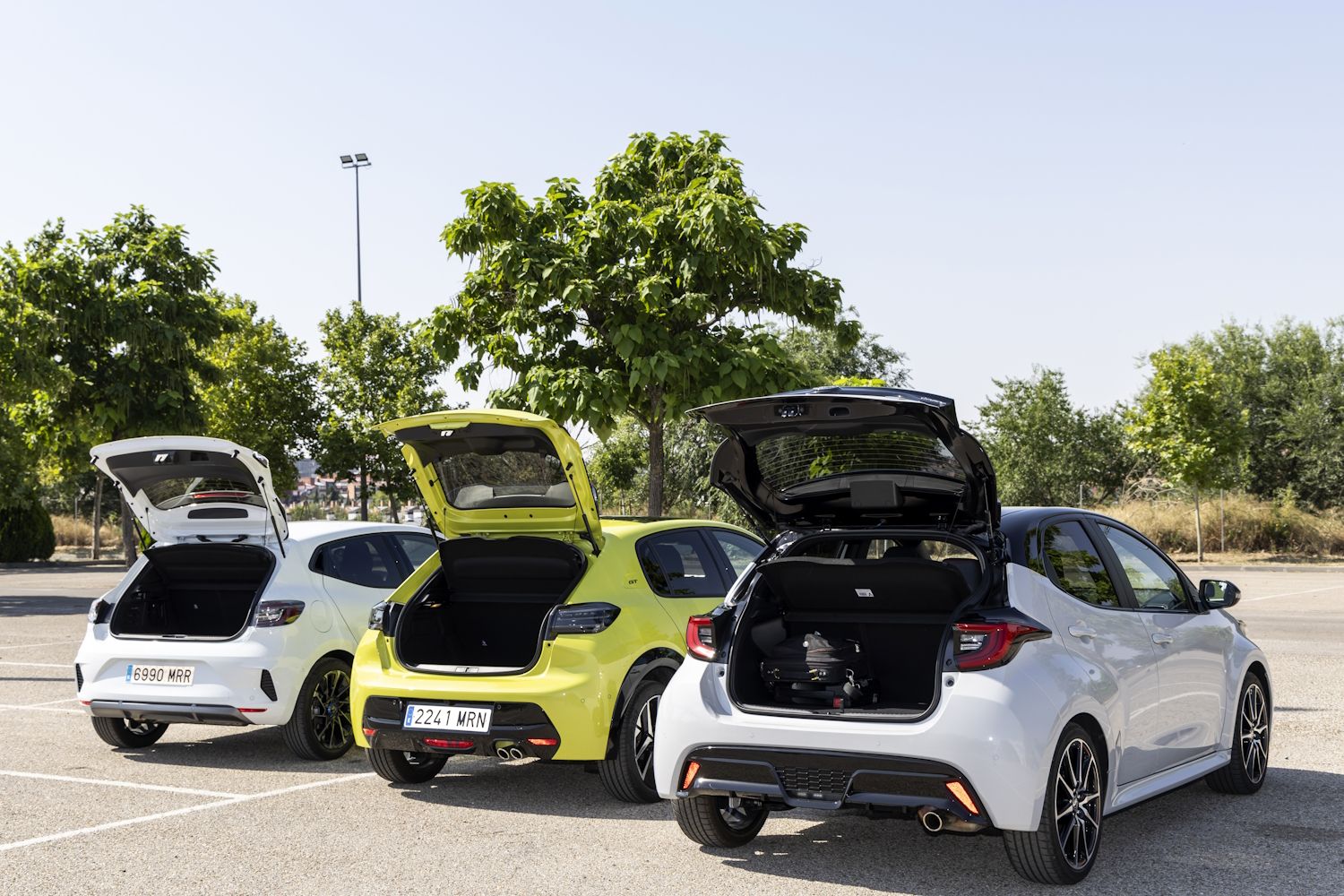 Peugeot 208 Hybrid e-DCS6, Renault Clio E-Tech Full Hybrid y Toyota Yaris 130H