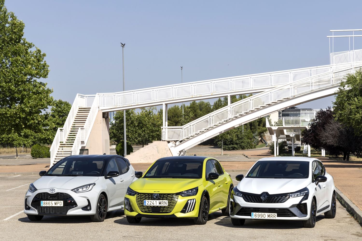 Peugeot 208 Hybrid e-DCS6, Renault Clio E-Tech Full Hybrid y Toyota Yaris 130H