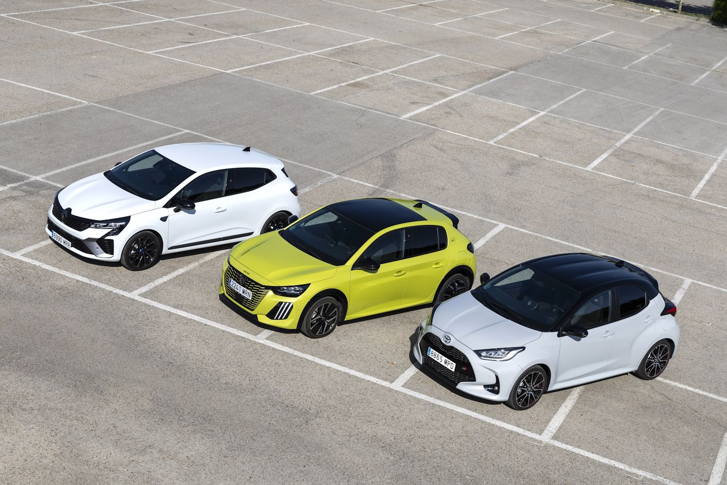 Peugeot 208 Hybrid e-DCS6, Renault Clio E-Tech Full Hybrid y Toyota Yaris 130H