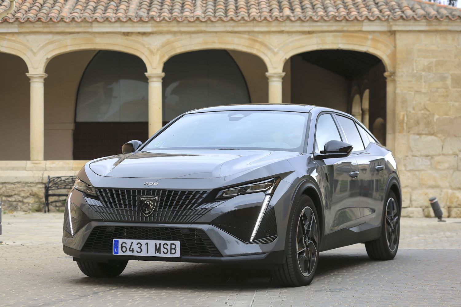 Peugeot 408 1.2 Hybrid e-DCS6 GT