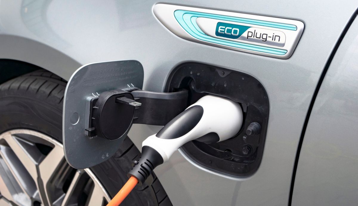 Coches PHEV, qué son y qué ventajas tienen sobre otros tipos de coches