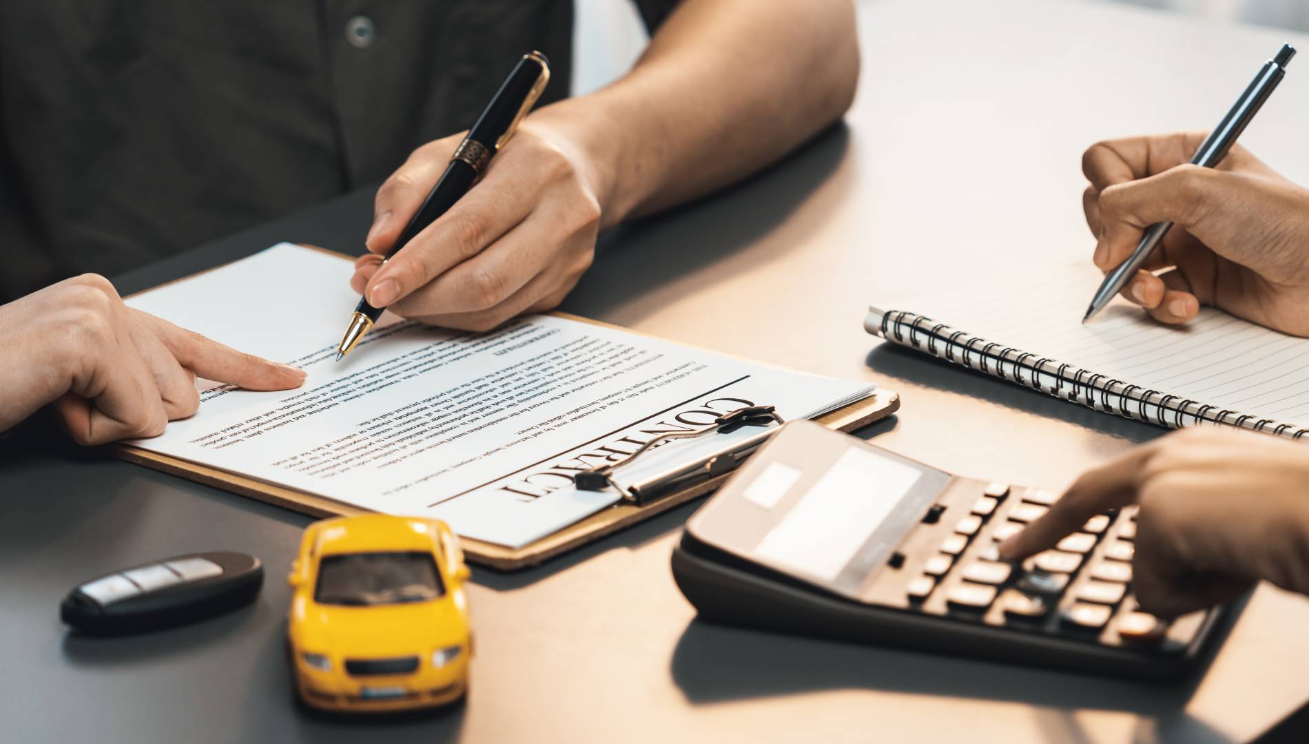 Ventas totales de coches 2024 con más de un millón de unidades: estos son los aprobados y suspensos