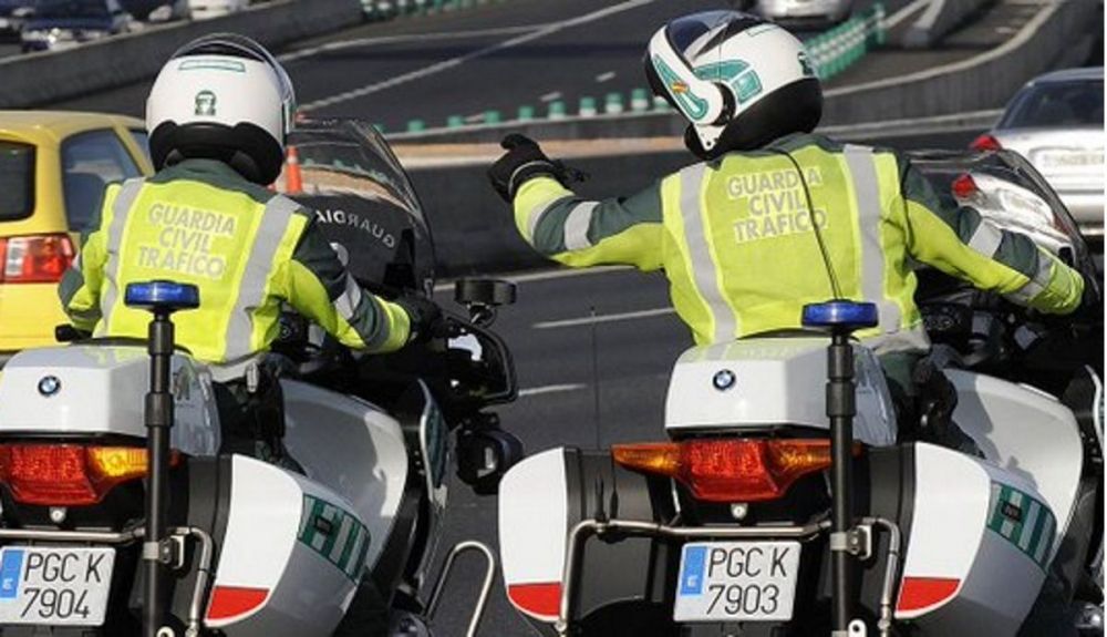 El gran cambio que llega en un año a todos los coches en uso en España y que causará multas de 80 €