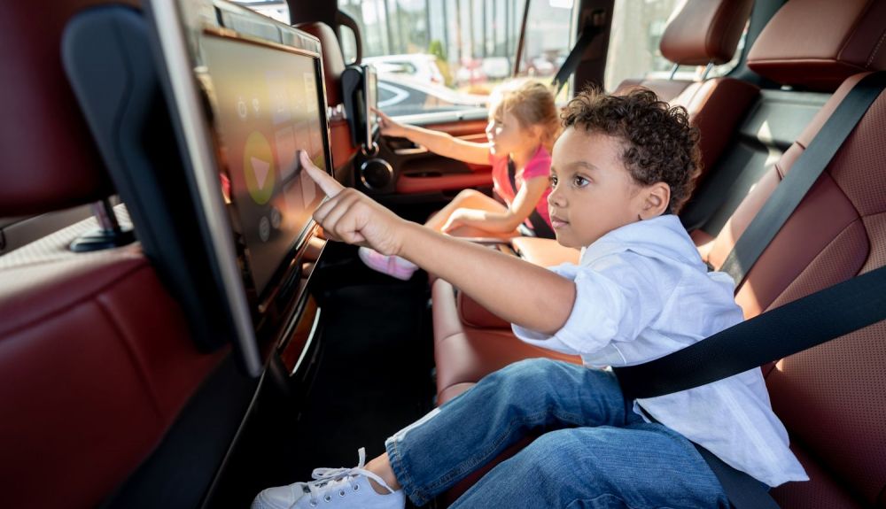 Pantallas de tablets en un coche