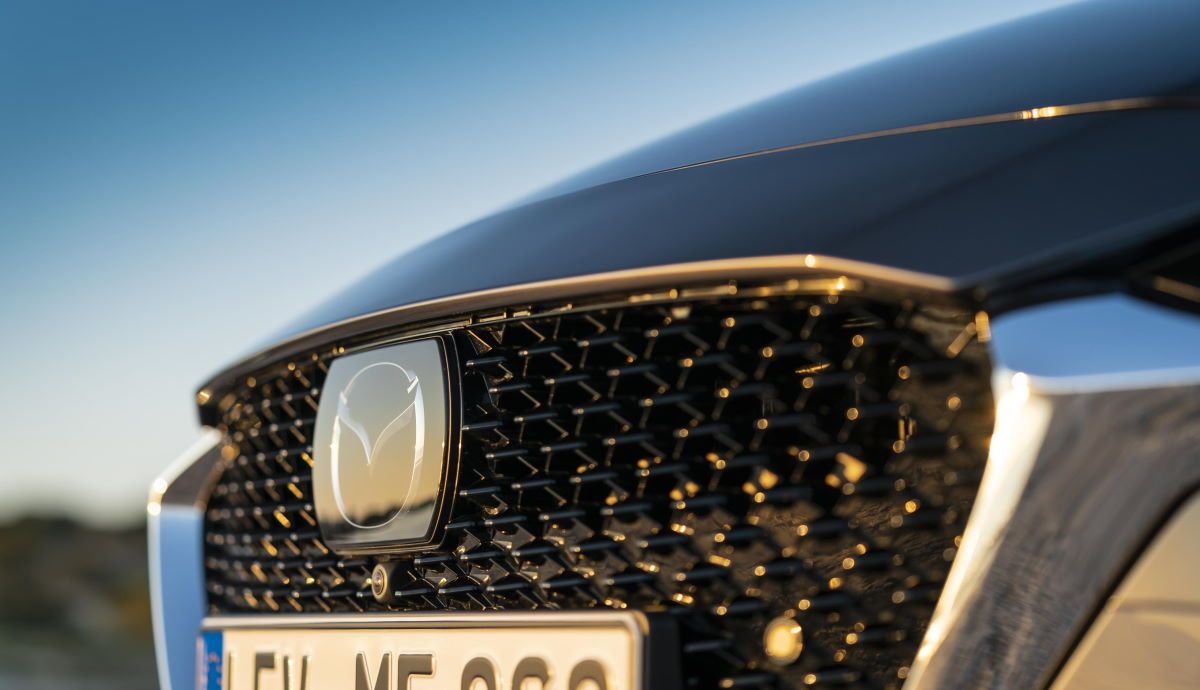 Mazda cambia de imagen y estrena nuevo logo