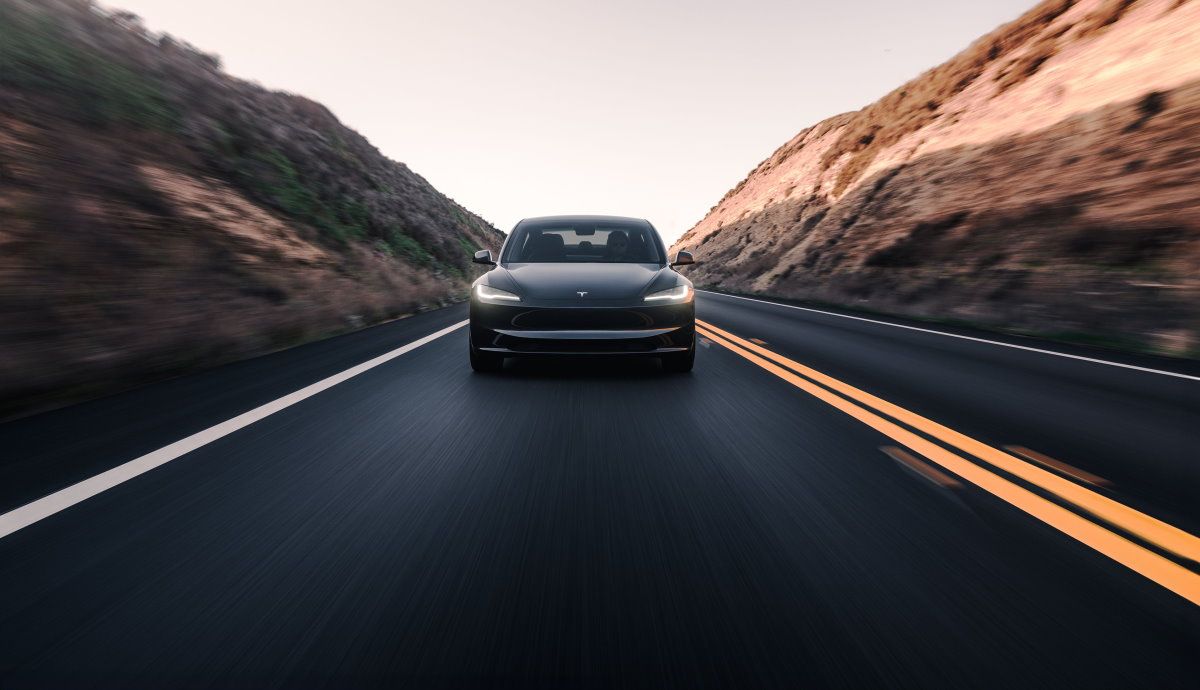 Tesla confirma que lanzará coches más baratos en 2025