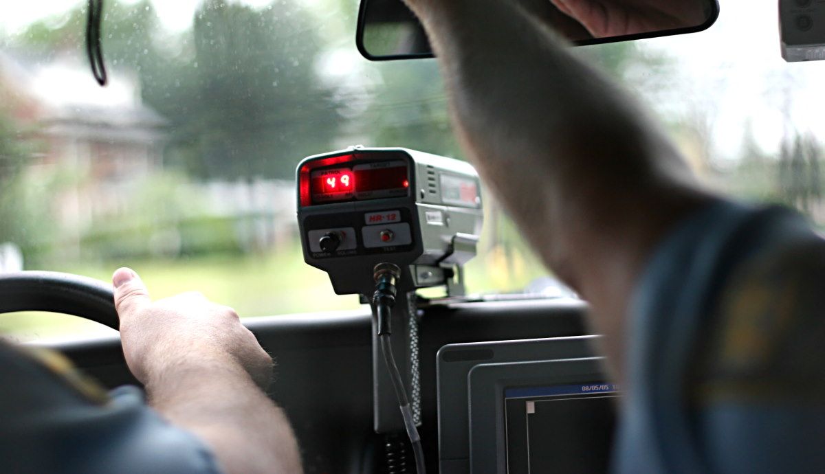 Esto es lo que cobran y cómo trabajan ya los nuevos conductores privados de radares móviles