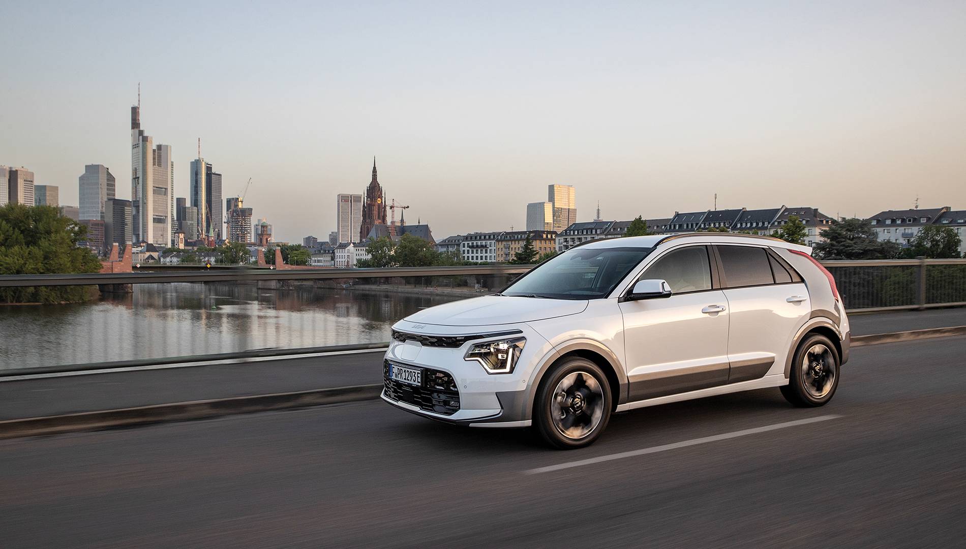 Kia e-Niro vs MG ZS EV
