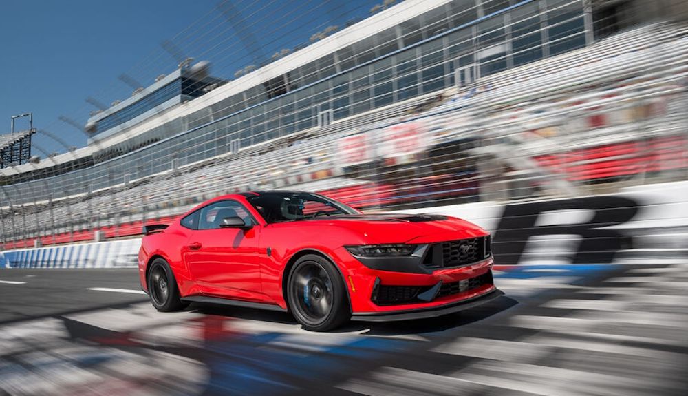 Ford Mustang Dark Horse