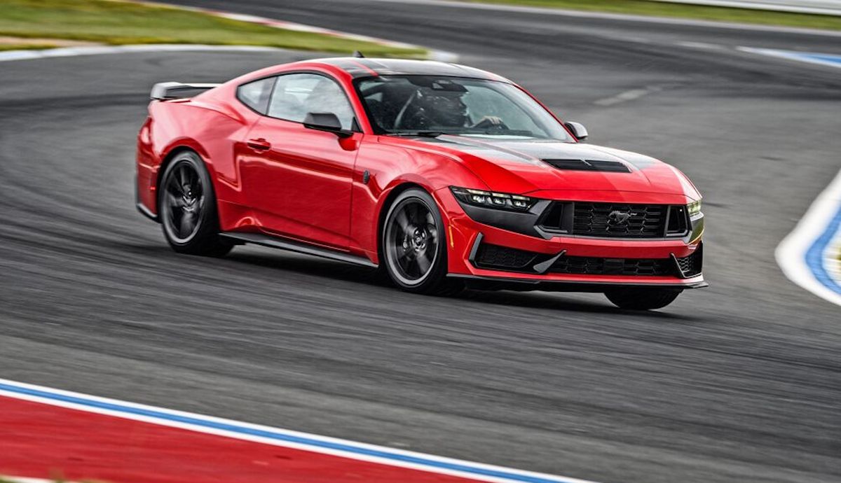 Ford Mustang Dark Horse