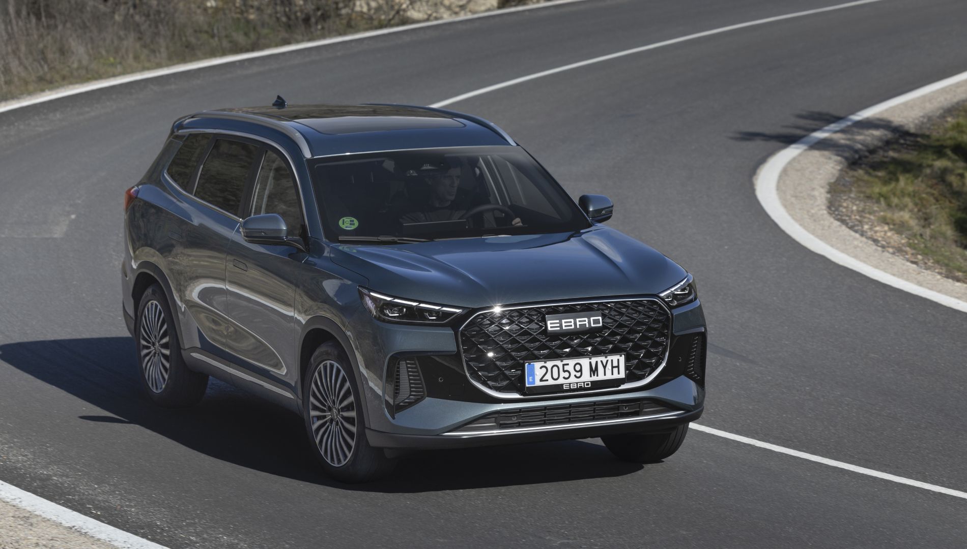 Probamos el segundo modelo de Ebro, el S800, un SUV de 7 plazas con un precio muy competitivo