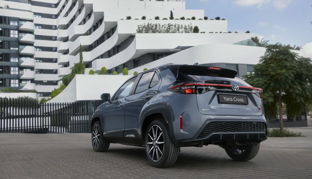 El Toyota Yaris Cross 2025 ya está disponible a partir de 27.300 euros El Toyota Yaris Cross 2025 ya está disponible a partir de 27.300 euros