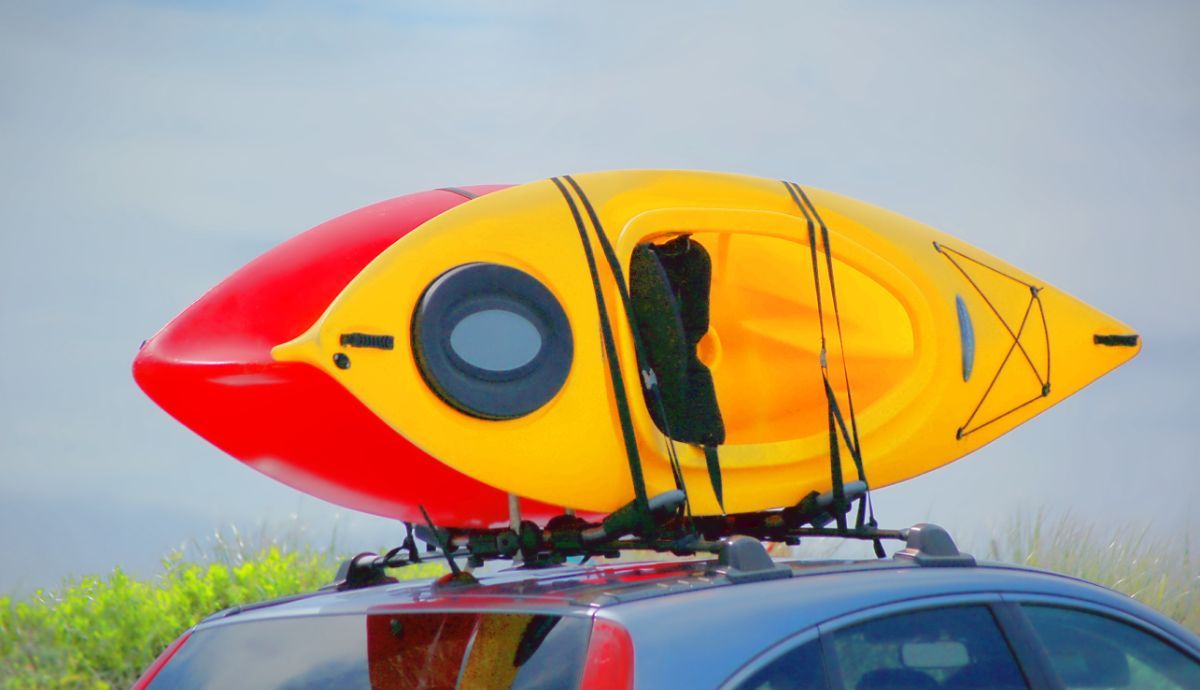 Cómo transportar kayak en coche