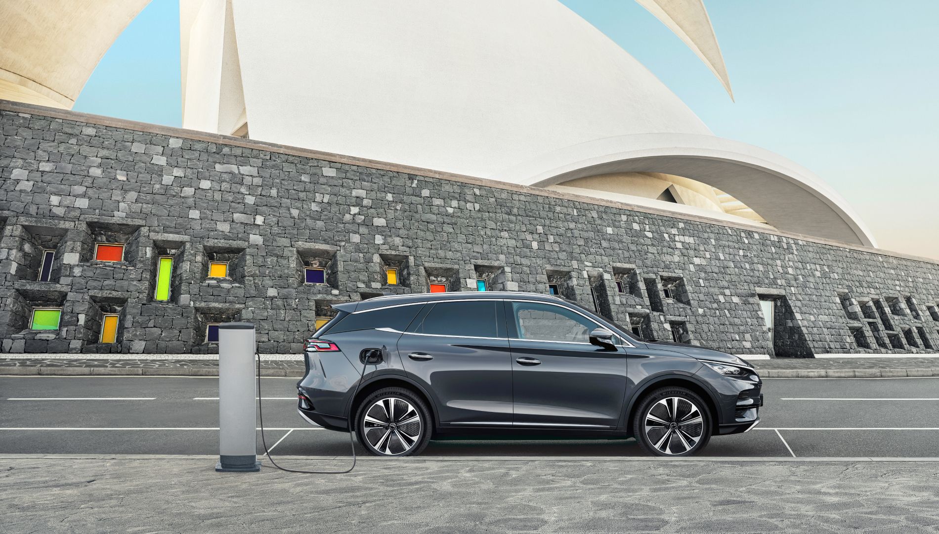 Un café y listo: el nuevo sistema de carga rápida que puede revolucionar ya el coche eléctrico