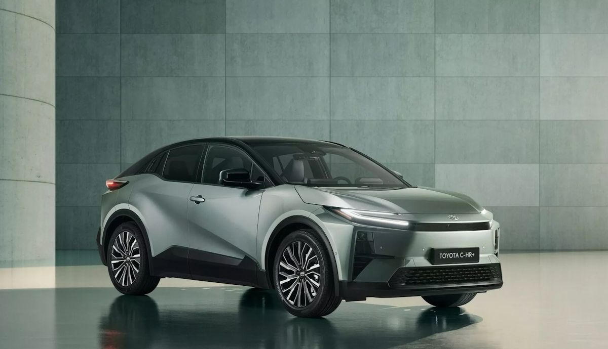 Toyota C HR+ 2025, impresiones y todos los datos del nuevo SUV eléctrico, complemento del híbrido