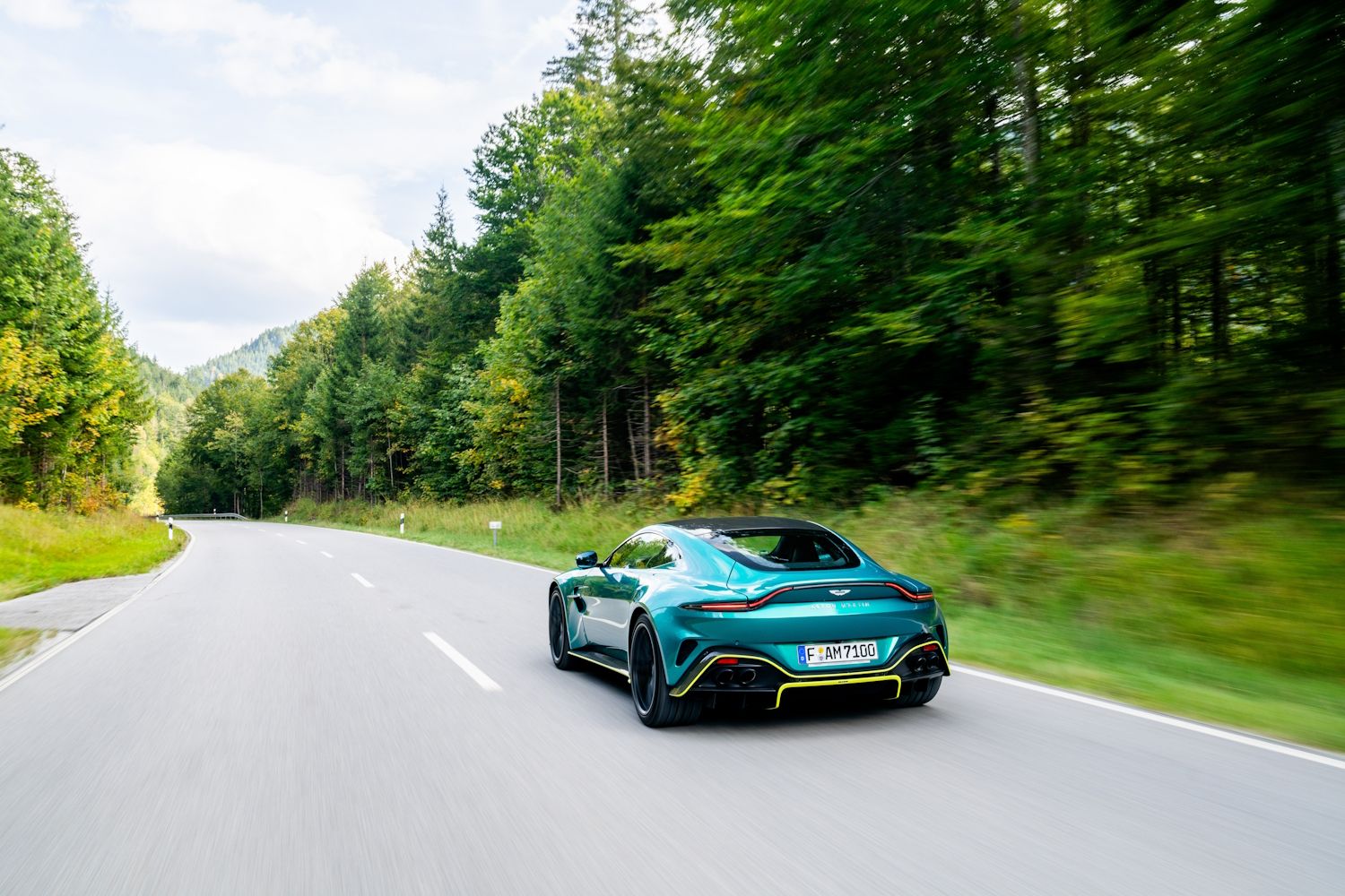 Aston Martin Vantage 2025