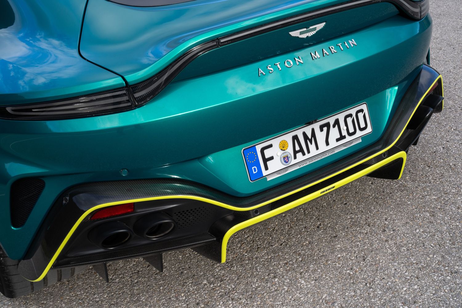 Aston Martin Vantage 2025