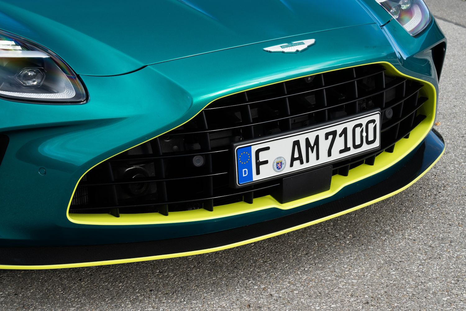 Aston Martin Vantage 2025