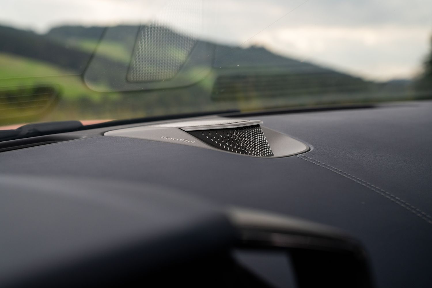 Aston Martin Vantage 2025