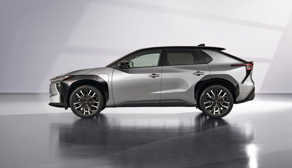 El Toyota bZ4X 2025 se ofrece con la opción de una batería de 57,7 kWh o 73,1 kWh El Toyota bZ4X 2025 se ofrece con la opción de una batería de 57,7 kWh o 73,1 kWh