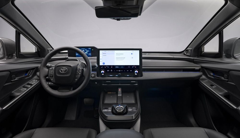 El renovado SUV eléctrico incorpora una nueva consola central El renovado SUV eléctrico incorpora una nueva consola central